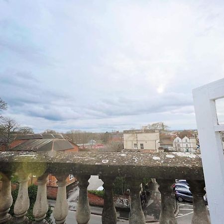 4 Bed Loft Apartment Overlooking Historic Town Trowbridge Buitenkant foto