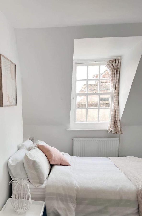 4 Bed Loft Apartment Overlooking Historic Town Trowbridge Buitenkant foto