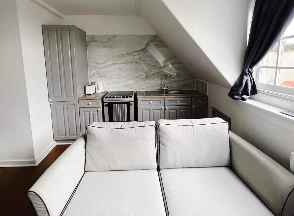 4 Bed Loft Apartment Overlooking Historic Town Trowbridge Buitenkant foto