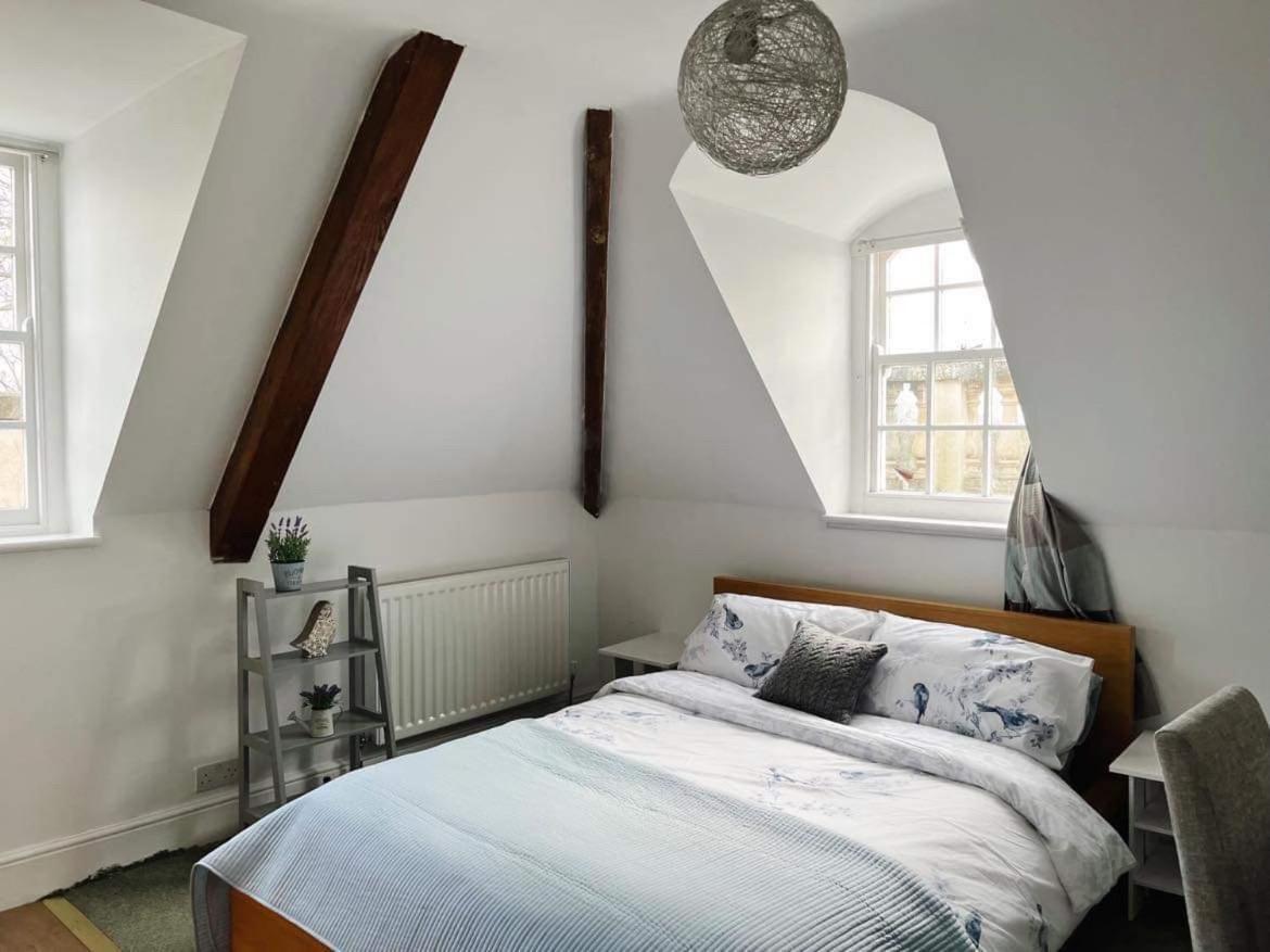 4 Bed Loft Apartment Overlooking Historic Town Trowbridge Buitenkant foto