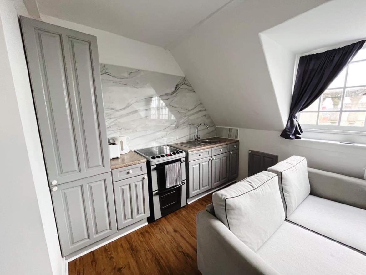4 Bed Loft Apartment Overlooking Historic Town Trowbridge Buitenkant foto
